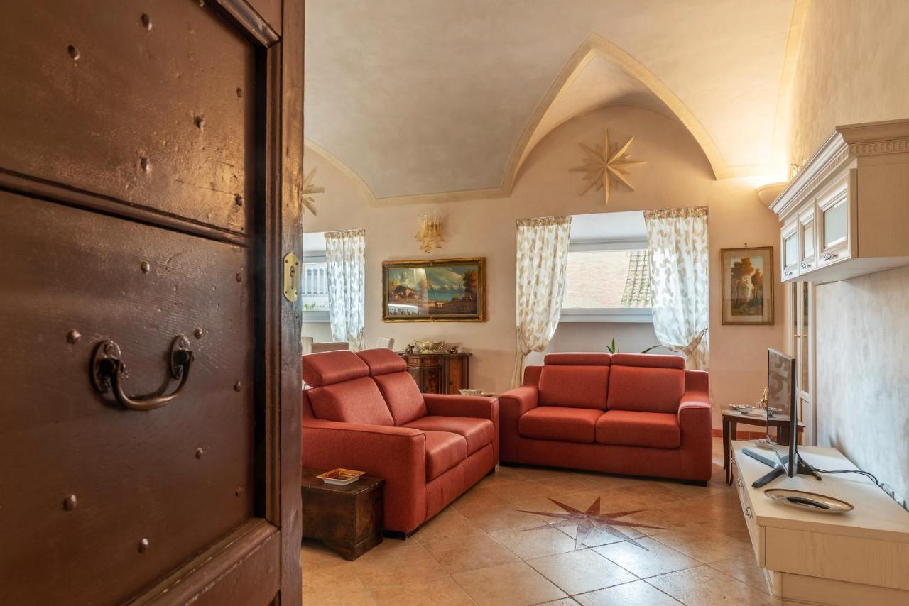 Palazzo Altieri Elegant Apartment ローマ エクステリア 写真