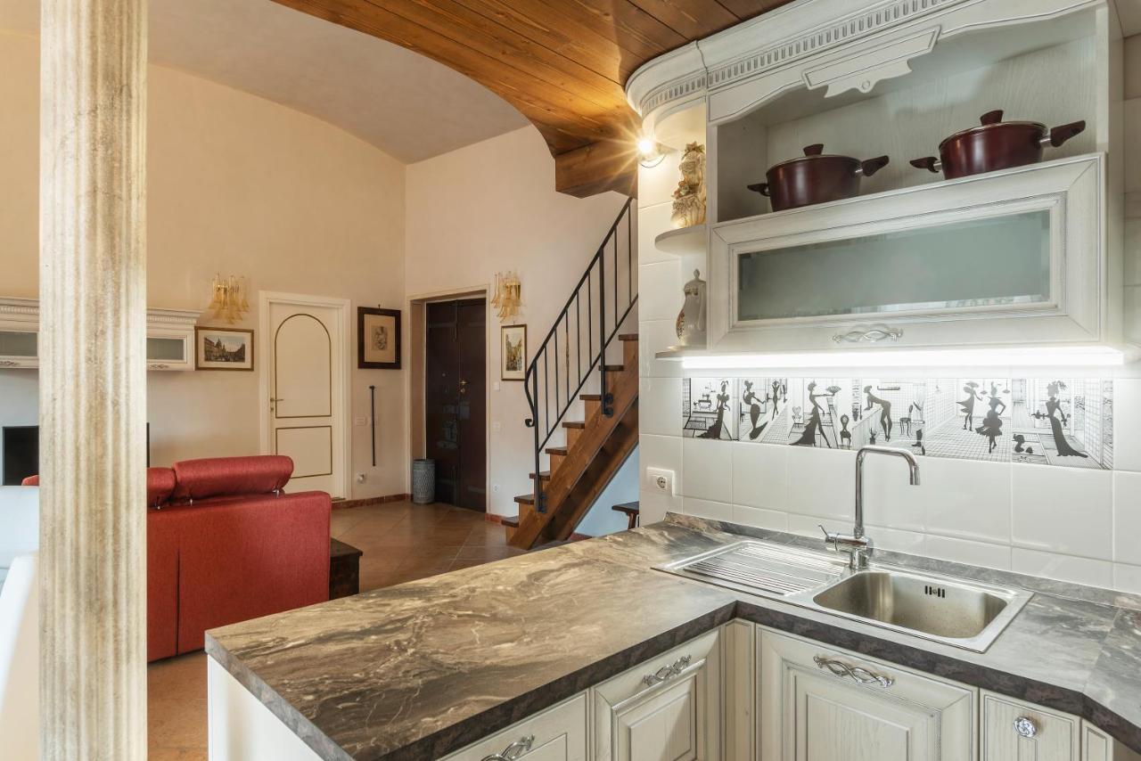 Palazzo Altieri Elegant Apartment ローマ エクステリア 写真